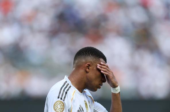 华体会体育登录入口-一场4-0，令金球奖之争无悬念！法国一哥冲五冠王，姆巴佩成小丑