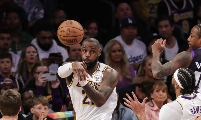 华体会官方网-湖人登顶西部！詹皇三双主宰比赛：谁看他像39岁？