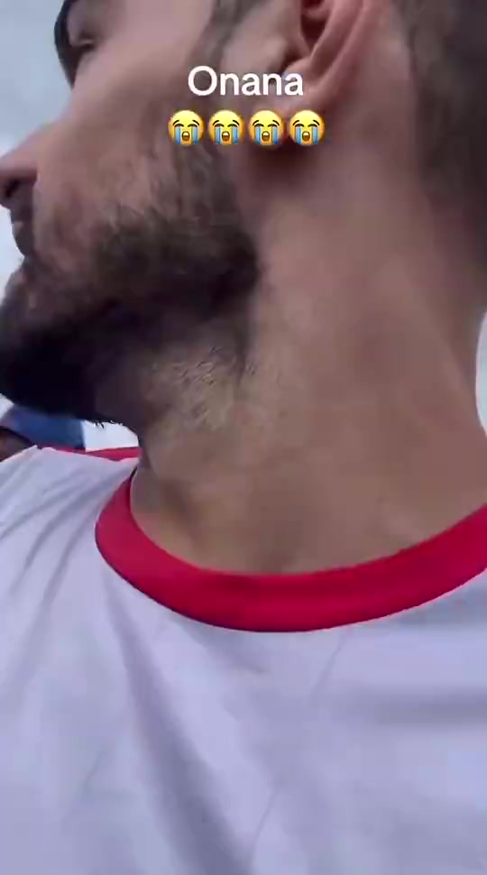 华体会官方网-奥纳纳国家队失利遭球迷掷瓶，曼联生涯告终转投土耳其联赛