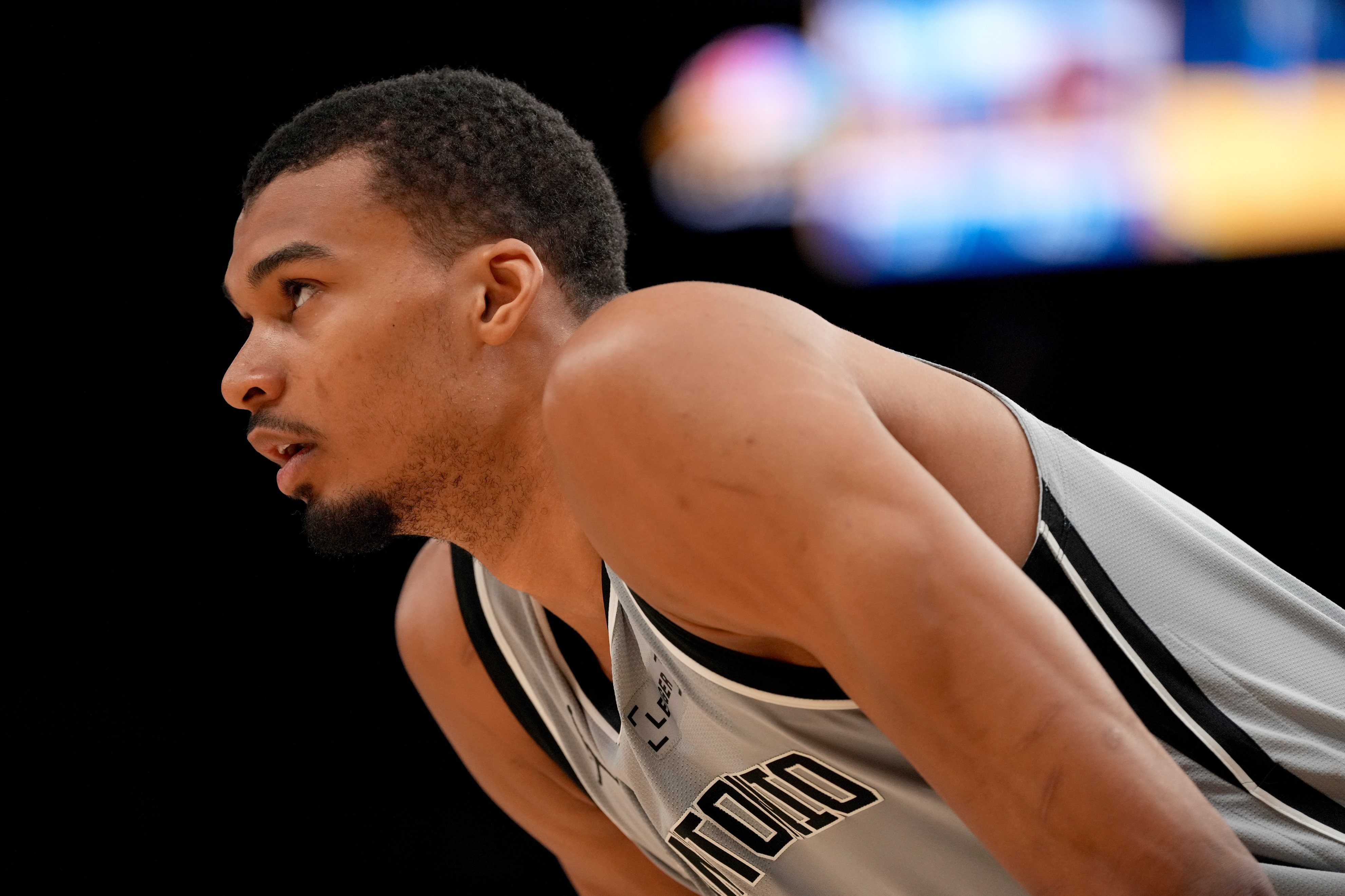 华体会官方网-马刺官方好消息，文班并无大碍，他未来能和约基奇一样厉害吗？|文班亚马|圣安东尼奥马刺队|维克托·文班亚马|尼古拉-约基奇|费城76人队_新浪新闻